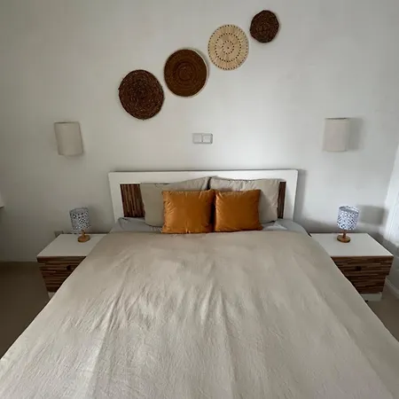 Fantastic Two Bed Close To The * Портиман