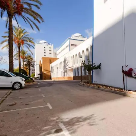 Fantastic Two Bed Close To The *